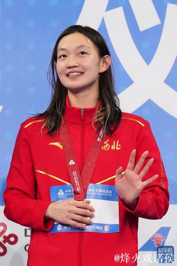 李冰洁勇夺全运会女子800米自由泳冠军