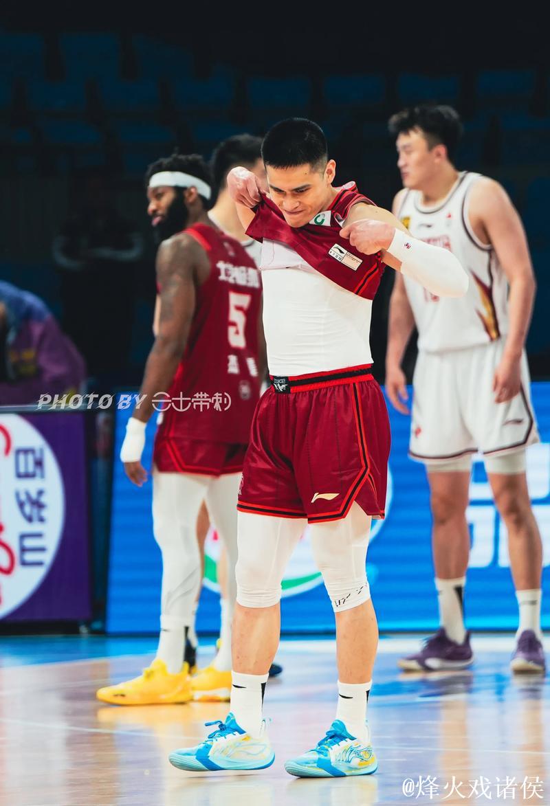 陈盈骏26分周琦15+11 北京主场击败辽宁豪取三连胜